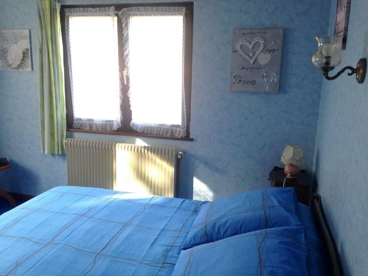 Chambres D'Hotes Et Gite Chez Martine Barr Exterior photo